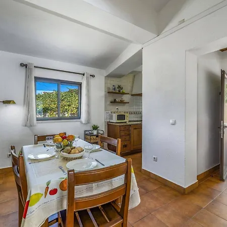 Aveiros By Βίλα Αλμπουφέιρα