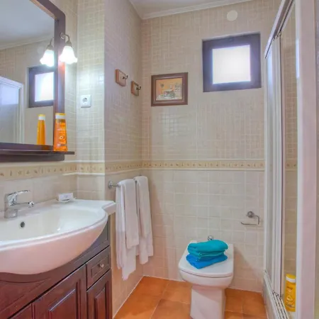 Aveiros By וילה אלבופיירה